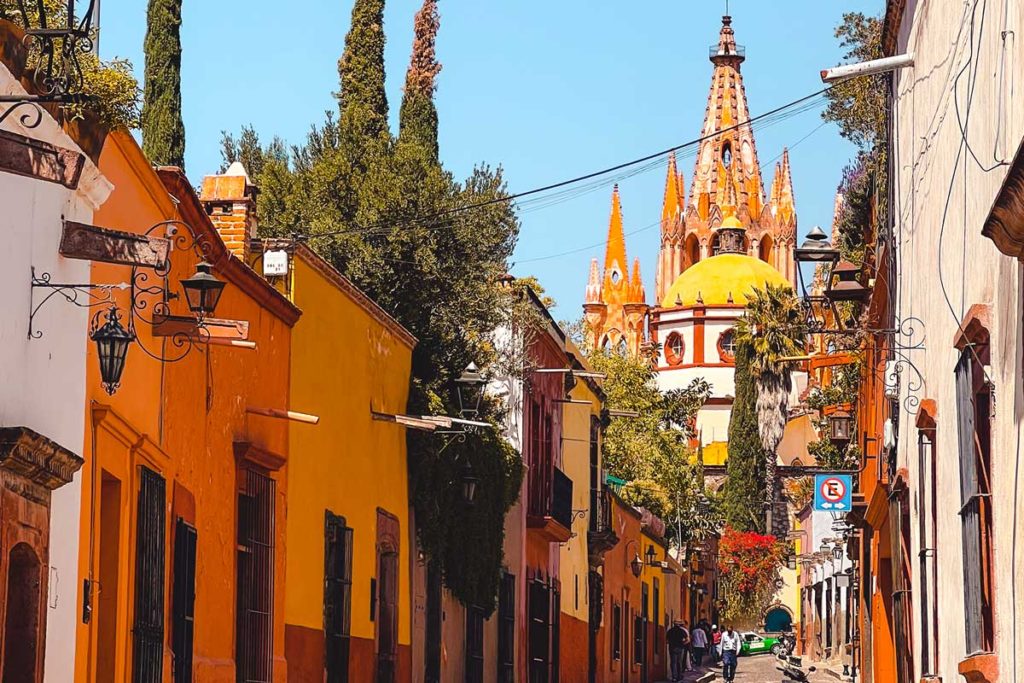 cheap rentals in center of San Miguel de Allende with colorful rental apartments on the street