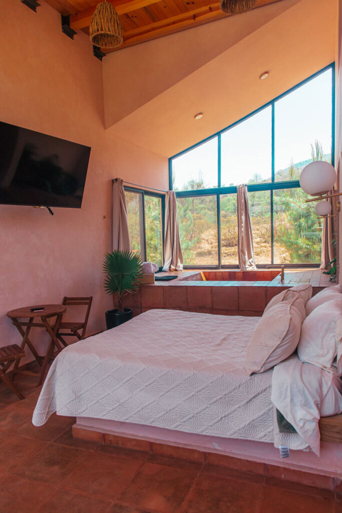 Cozy Pink Airbnb at La Comuna